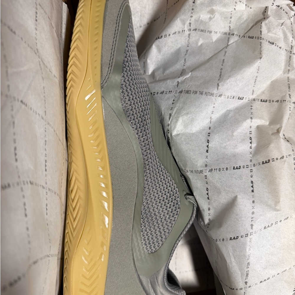 R.A.D One V-1 green gum BNIB men’s 13